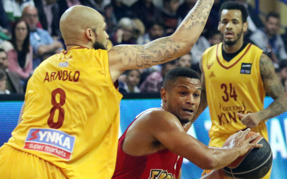 φουντώνει-η-μάχη-της-παραμονής-2182250