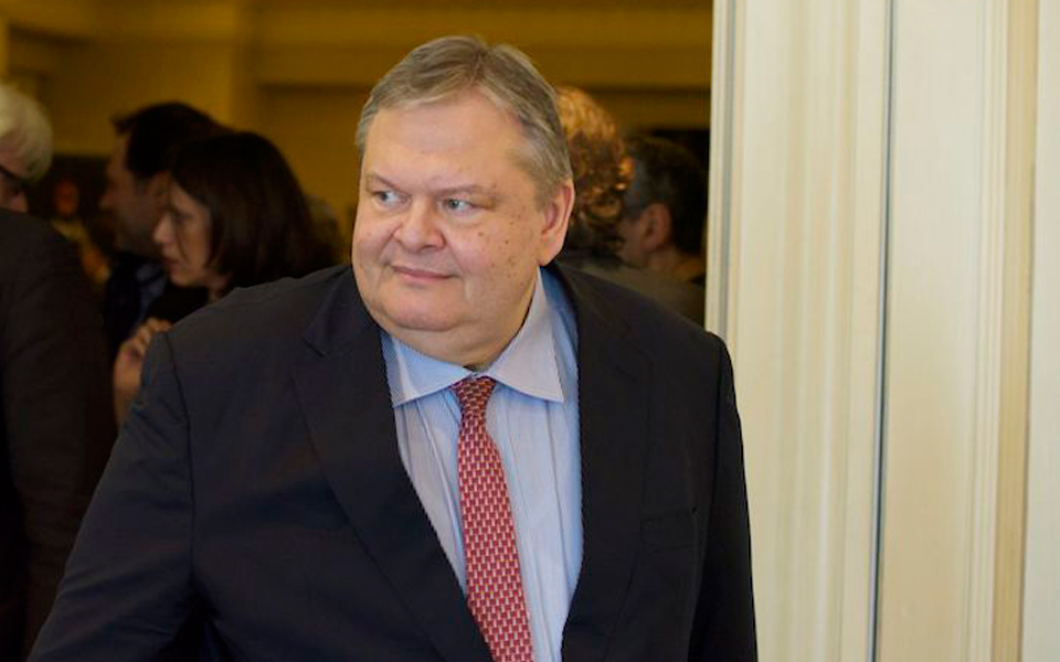 πυρά-βενιζέλου-κατά-της-κυβέρνησης-2182224