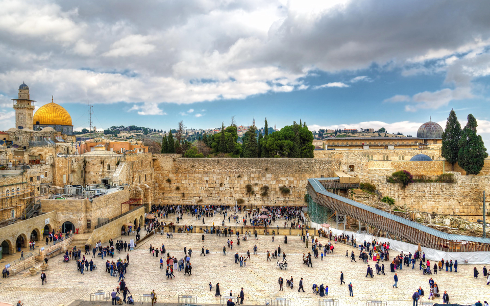 η-πόλη-με-τα-υπαίθρια-πάρτι-στο-mute-2182980