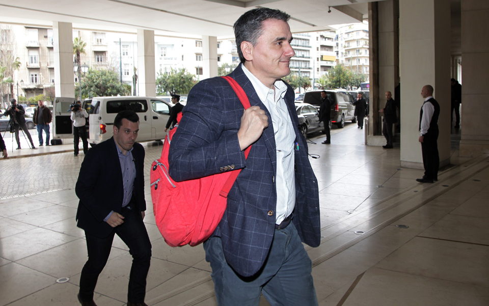 οι-θεσμοί-αποχωρούν-οι-διαφορές-παραμ-2179195