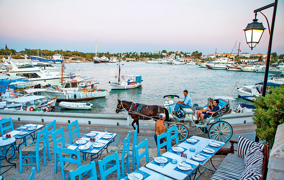 σπέτσες-ιστορία-και-αρώματα-2182390