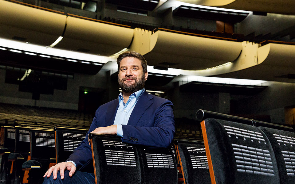 ηλίας-τζεμπετονίδης-ο-eλληνας-που-μαγε-2180931