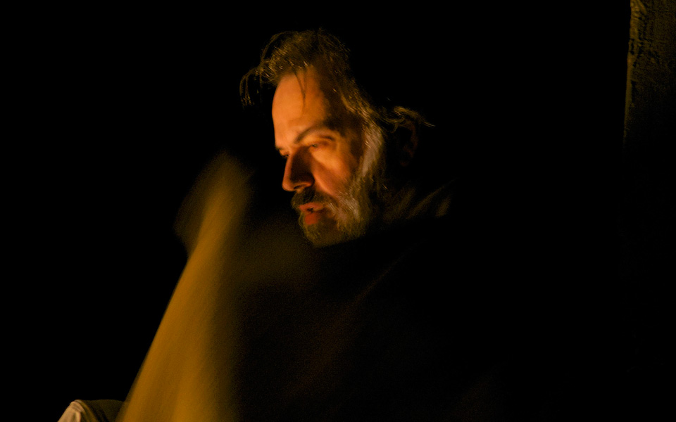 αδεια-κιβώτια-γεμάτα-φέρετρα-2180341