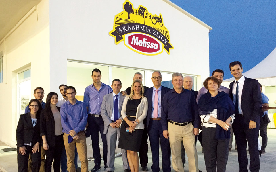 μέλισσα-κίκιζας-abee-τροφίμων-με-το-βλέμμ-2182683