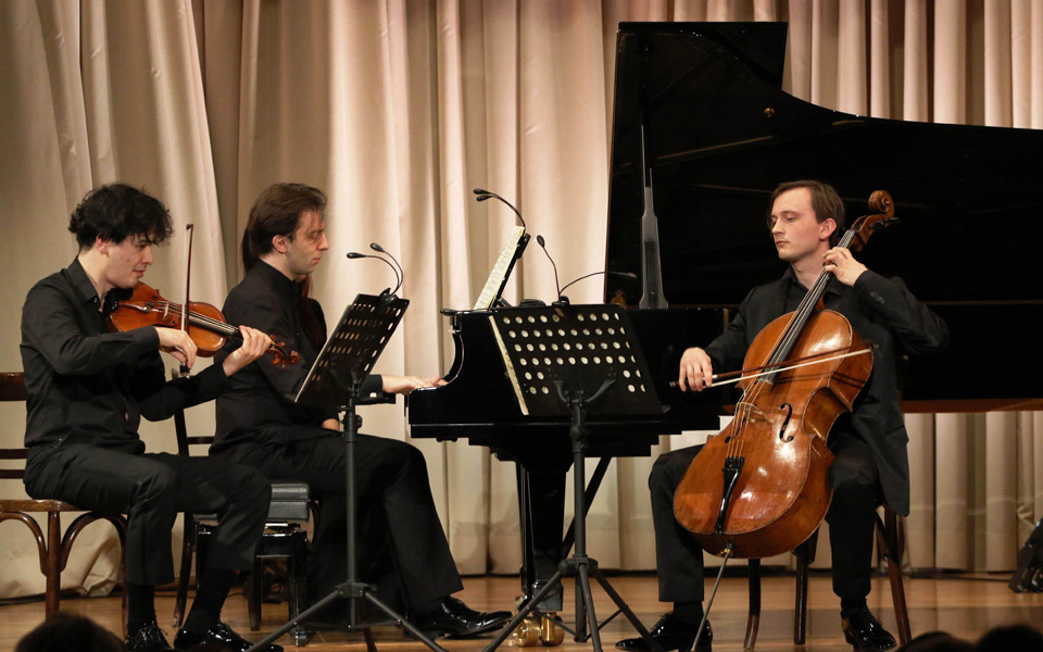 ελληνες-μουσικοί-με-πληθωρικό-ταλέντ-2177854