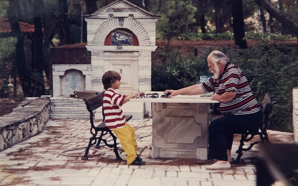 πέτρα-πέτρα-έχω-γλείψει-τα-μνημεία-2180389