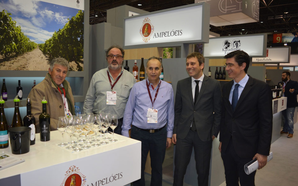 το-ελληνικό-κρασί-όλο-και-πιο-γνωστό-σε-2182052