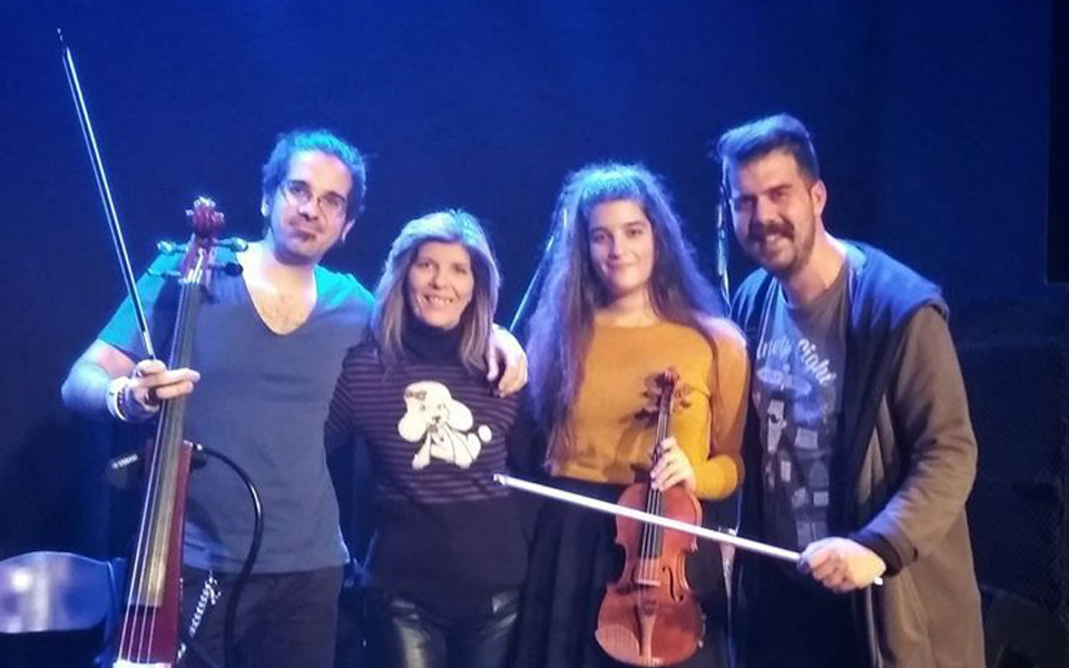 η-ιέρεια-της-πίστας-στο-θέατρο-σκιών-2178089