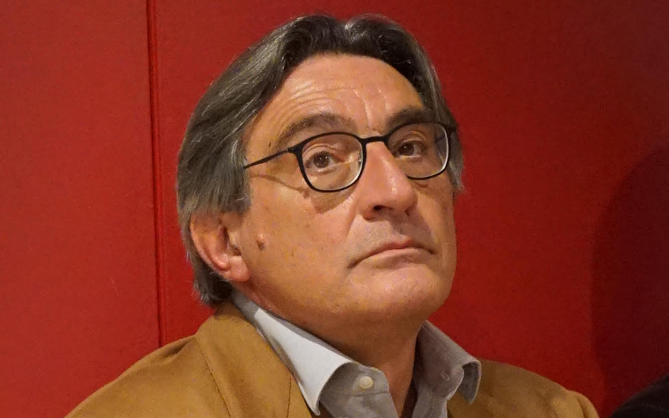 αχμέτ-ινσέλ-to-σημείο-καμπή-που-μεταμό-2179570