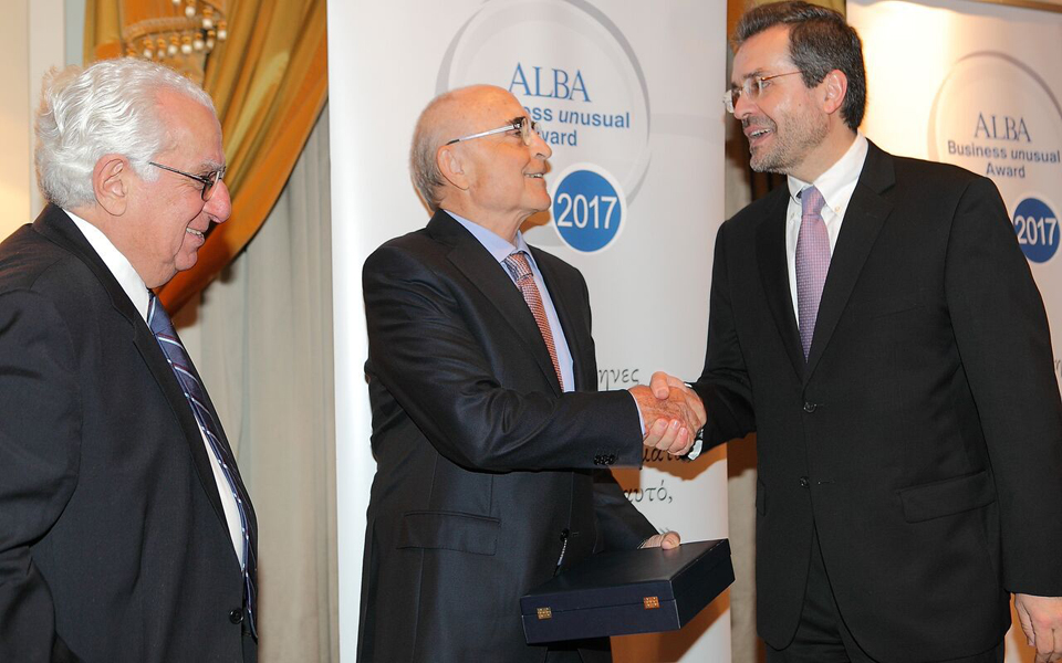 ενα-βραβείο-ανταμοιβή-για-την-προσωπ-2181751