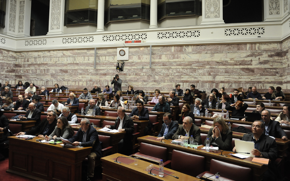 στο-κόκκινο-η-πίεση-από-τον-συριζα-2181837