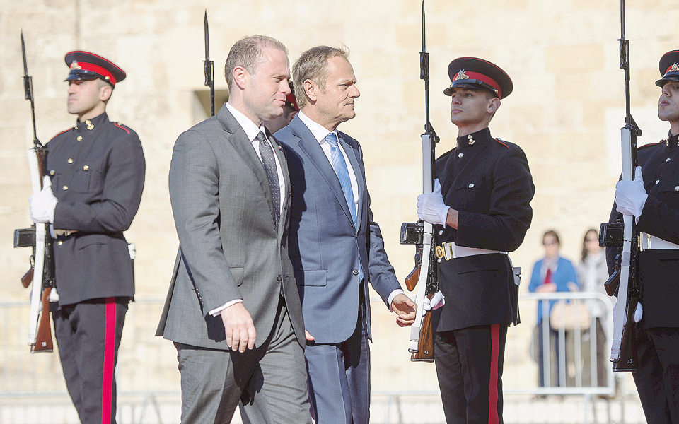 ενόψει-δεύτερου-διαζυγίου-η-μέι-2183105