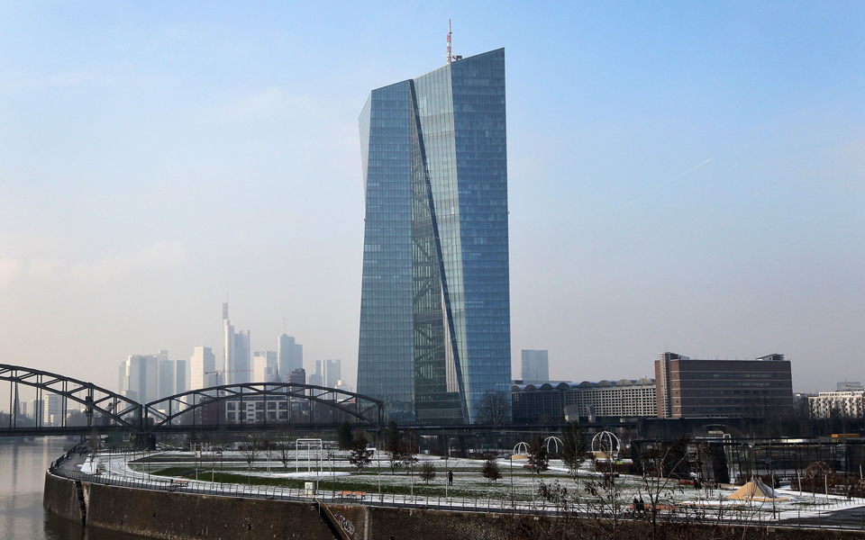 η-εκτ-περιορίζει-τις-αγορές-τίτλων-στα-6-2183436