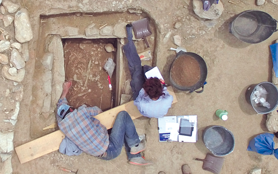 ενας-μυκηναίος-πολεμιστής-στο-φως-2184207