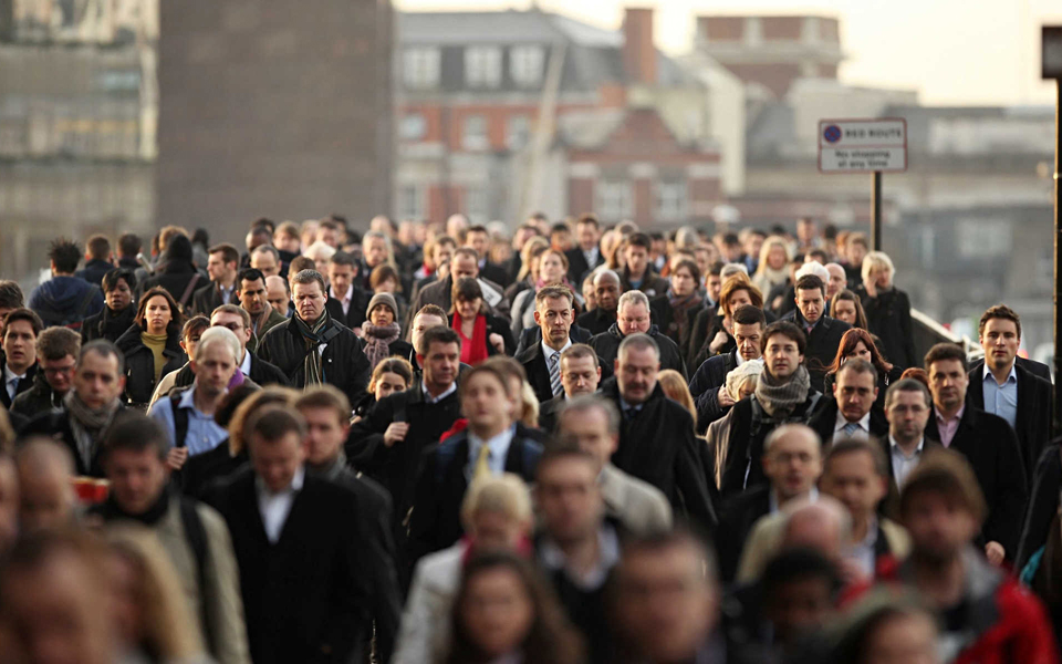 βρετανία-διαφάνεια-ισότητα-και-έσοδα-2184432