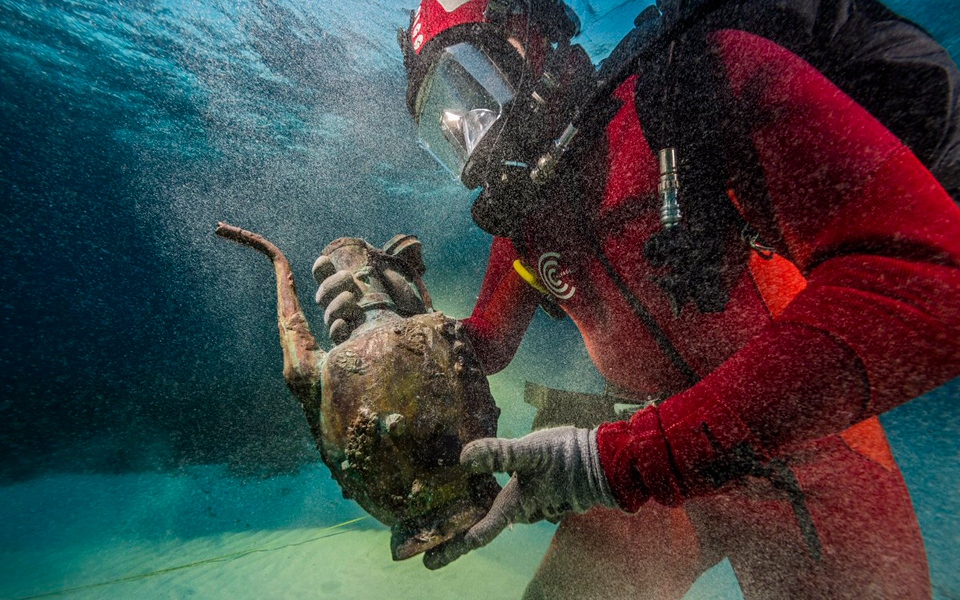 ο-απιστος-και-η-ολική-επαναφορά-του-χ-2185013