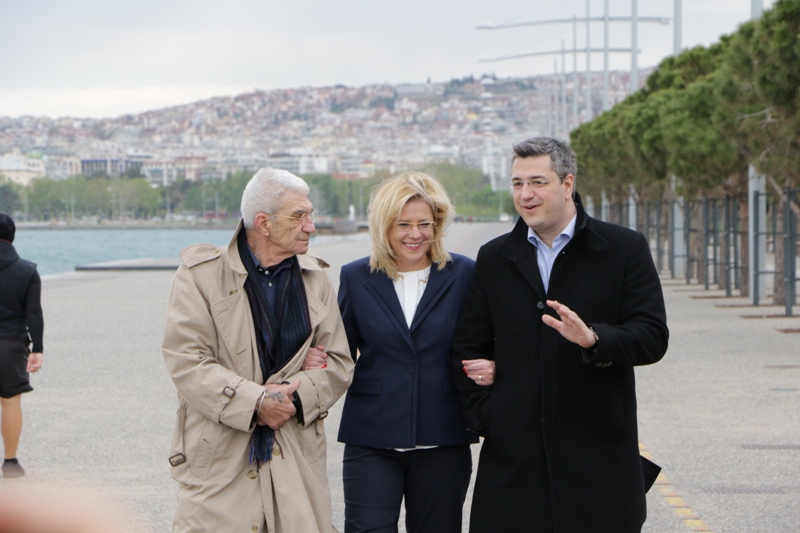 η-επίτροπος-της-εε-κρέτσου-στο-έργο-της-2184291