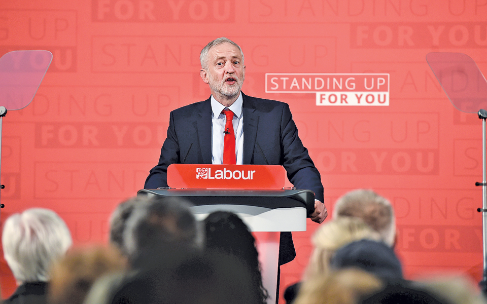 ο-κόρμπιν-μεταθέτει-το-debate-στα-εσωτερι-2186164