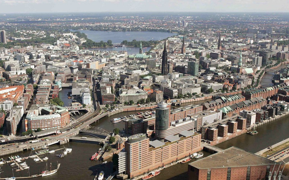 πρόσφυγες-και-ισχυρή-ανάπτυξη-εκτινά-2186506