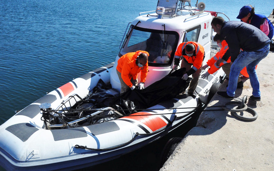 λέσβος-η-θάλασσα-πάλι-γέμισε-σορούς-2186733