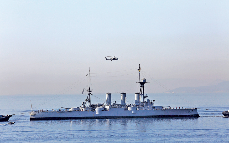 το-θωρηκτό-aβέρωφ-έλυσε-ξανά-τους-κάβ-2187148