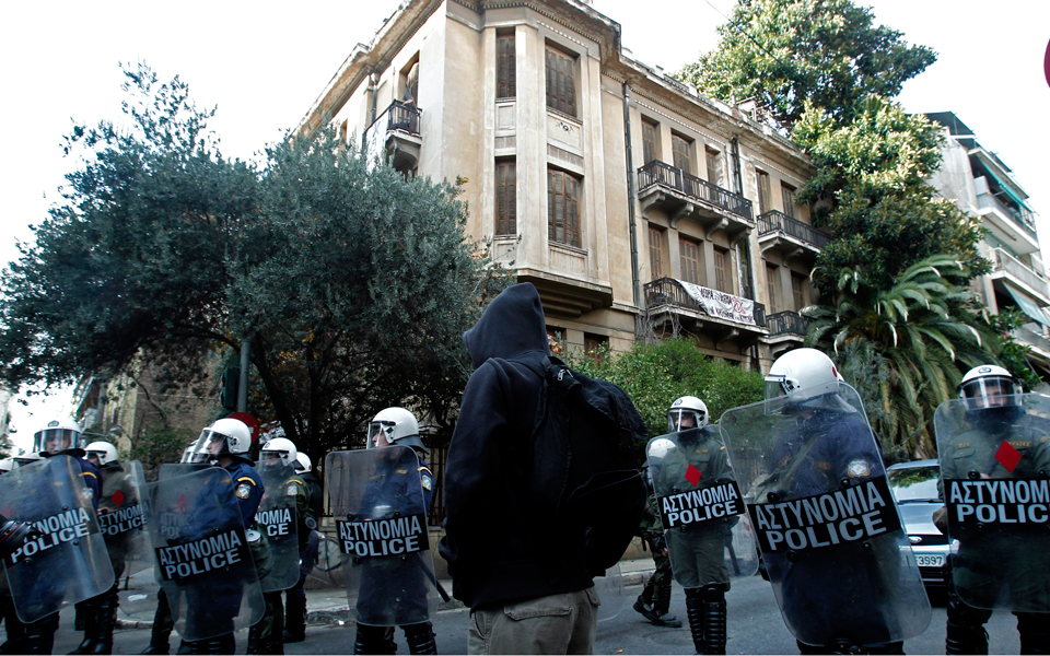 τα-αει-έχουν-ακίνητα-αλλά-είναι-υπό-κατ-2185458