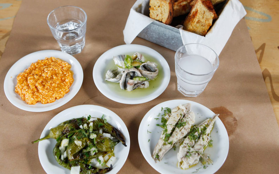 με-ζεν-η-ιδέα-του-τσιπουράδικου-2183567