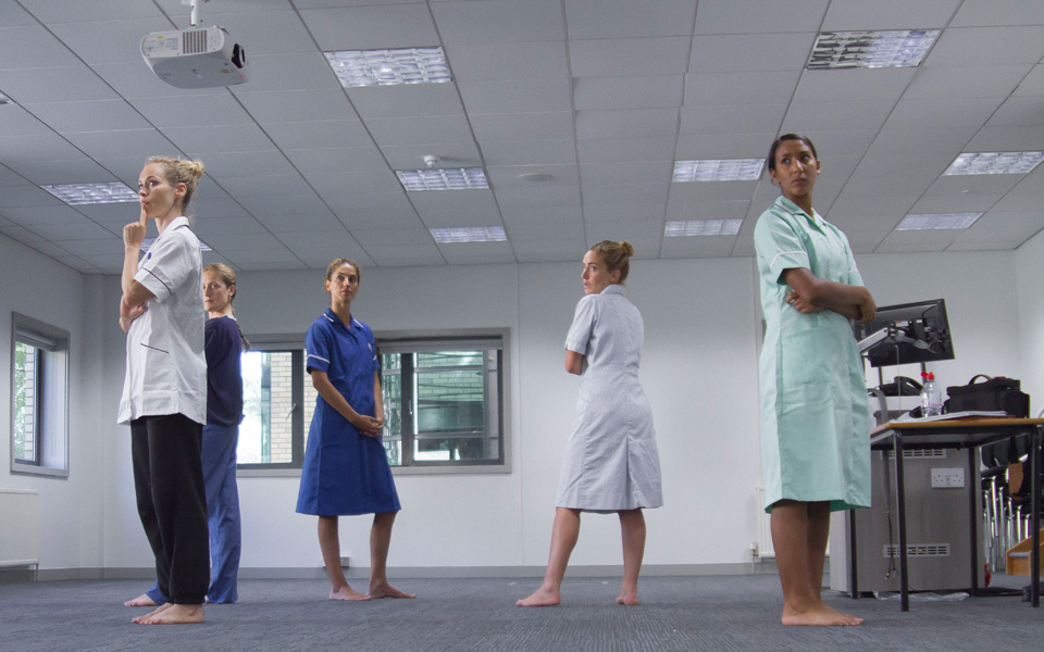 χορεύοντας-με-τις-νοσοκόμες-2184039