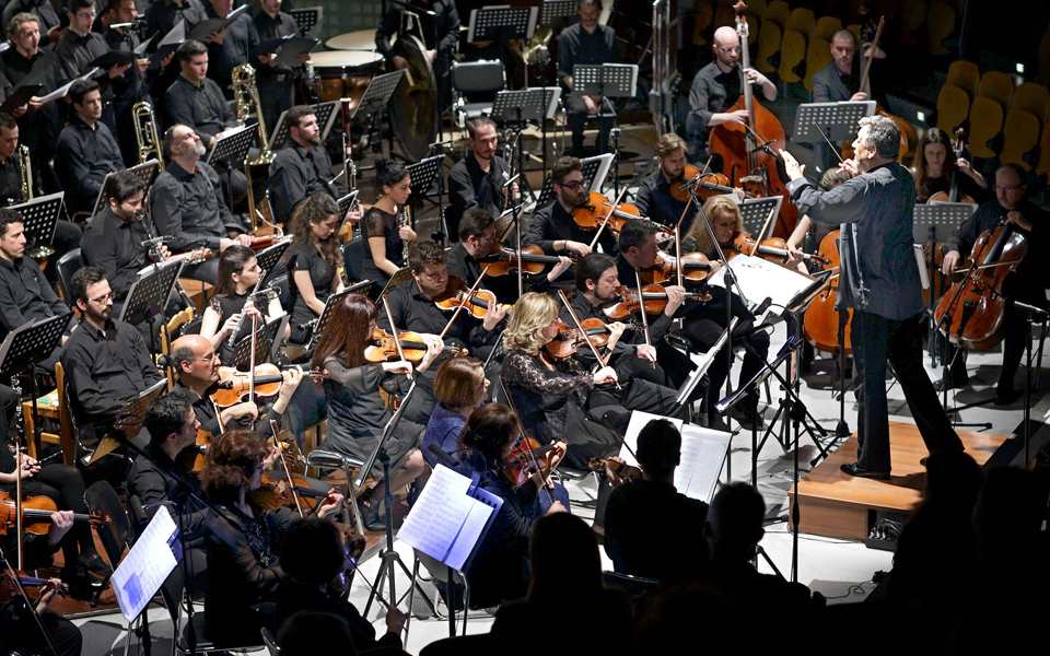 ιστορικό-ελληνικό-ρέκβιεμ-σε-παγκόσμ-2186040