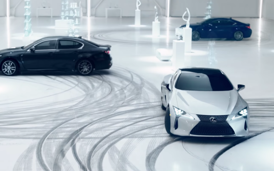 lexus-κάνουν-donuts-με-στιλ-2187310