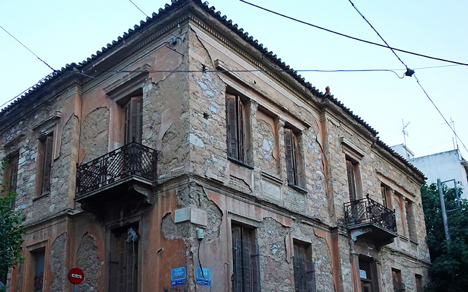 το-μυστηριακό-σπίτι-του-θησείου-ακταί-2184016