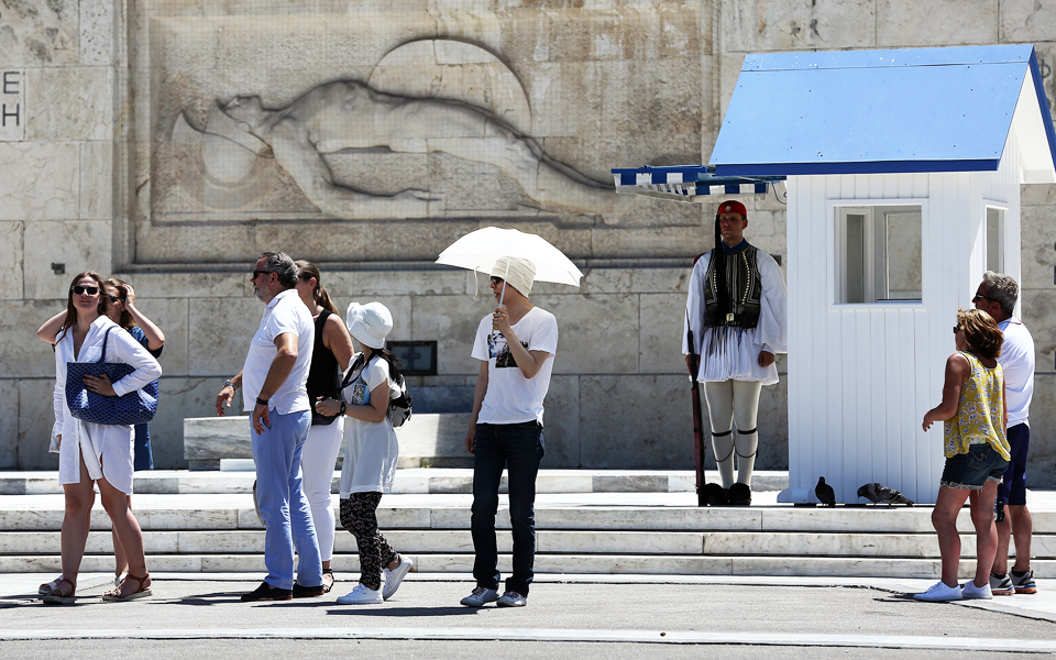 ικανοποιημένοι-οι-γερμανοί-τουρίστε-2184160