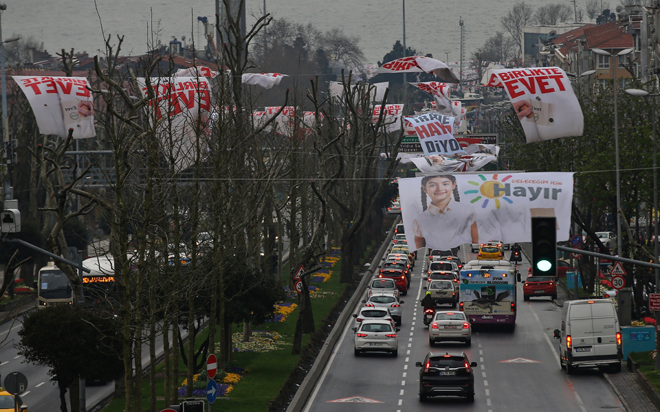 μια-διαιρεμένη-χώρα-μεταξύ-ναι-και-2184506