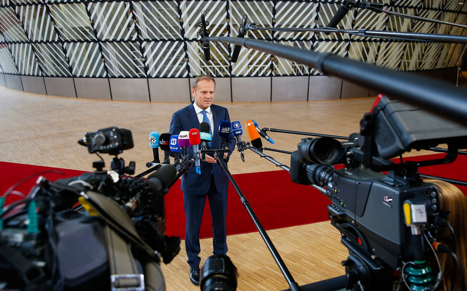 οι-27-ενέκριναν-ομόφωνα-τις-κατευθυντ-2187602