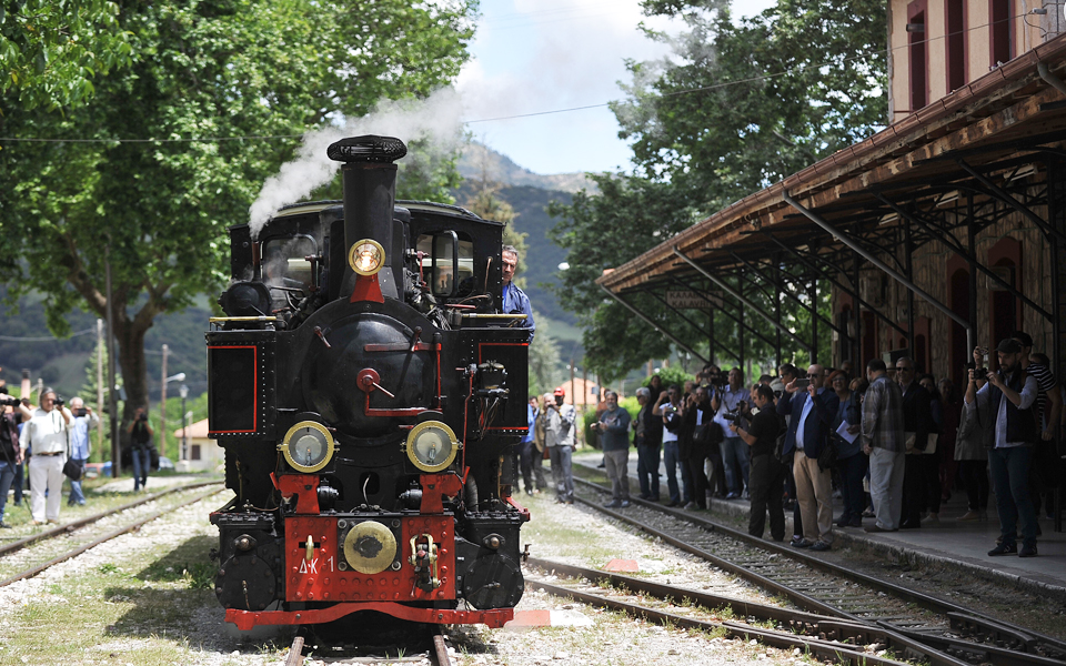 ο-οδοντωτός-γίνεται-καμβάς-για-φοιτητ-2187812