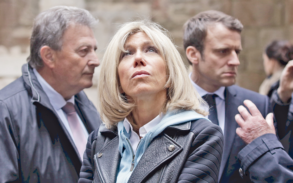 η-μακρόν-με-τον-μικρόν-2187848