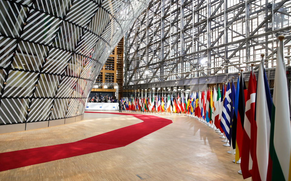 πάλι-ειδική-περίπτωση-η-ελληνική-οικο-2188481