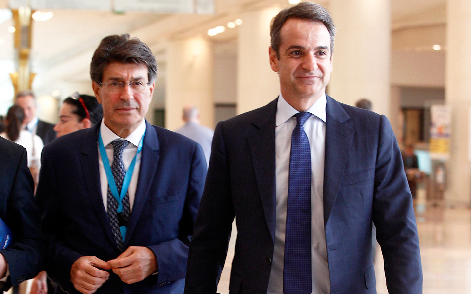 ο-κ-μητσοτάκης-με-το-κίνημα-της-γραβάτ-2189842