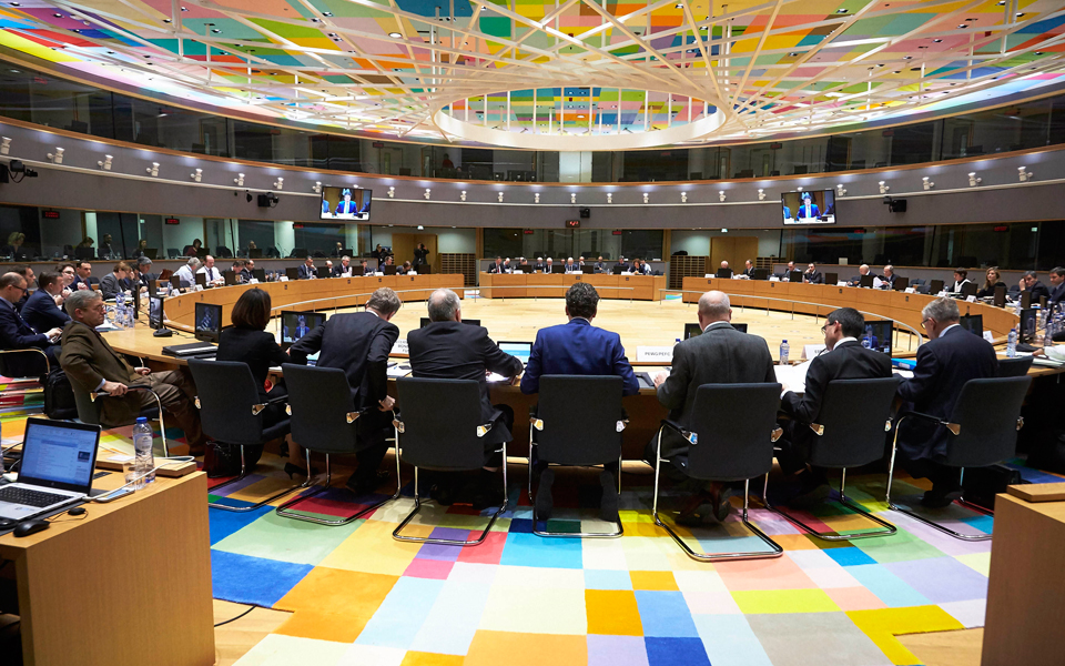 με-το-βλέμμα-στο-eurogroup-2190938