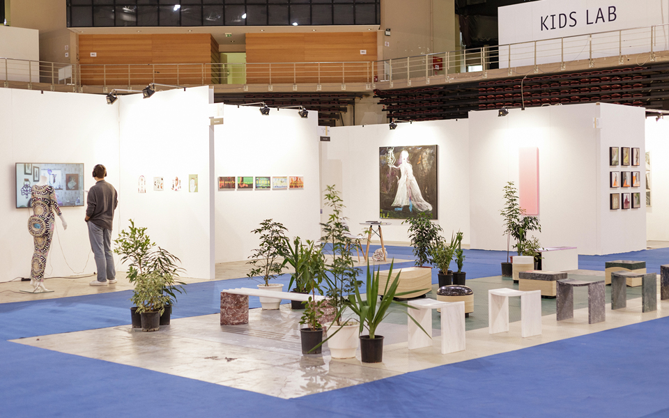 art-athina-δεσποινίς-ετών-24-2191890