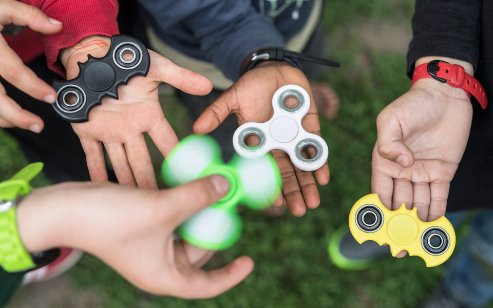 fidget-spinner-το-σβουράκι-που-έγινε-προέκταση-το-2192151