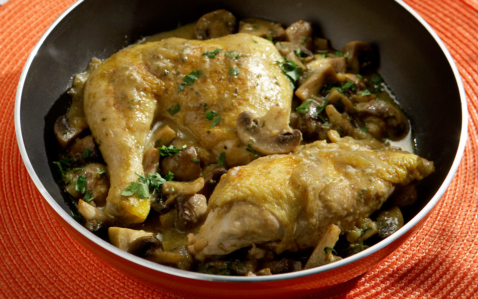 κοτόπουλο-κρασάτο-με-μανιτάρια-2192811