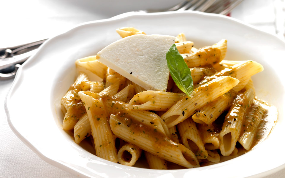 πένες-με-βινεγκρέτ-βασιλικού-και-κατί-2192786