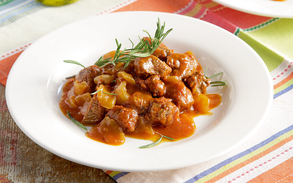 τας-κεμπάπ-κοκκινιστό-και-μουσταρδάτ-2191515