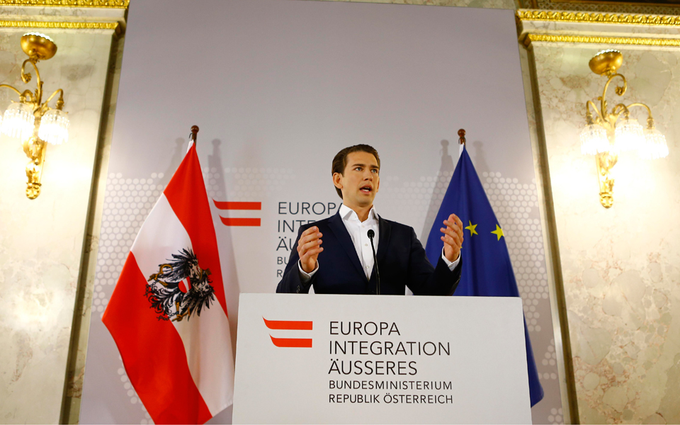 σε-αχαρτογράφητα-νερά-η-αυστρία-2191064