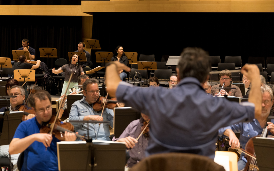 η-λυρική-με-τη-μαντάμα-μπατερφλάι-στ-2192036