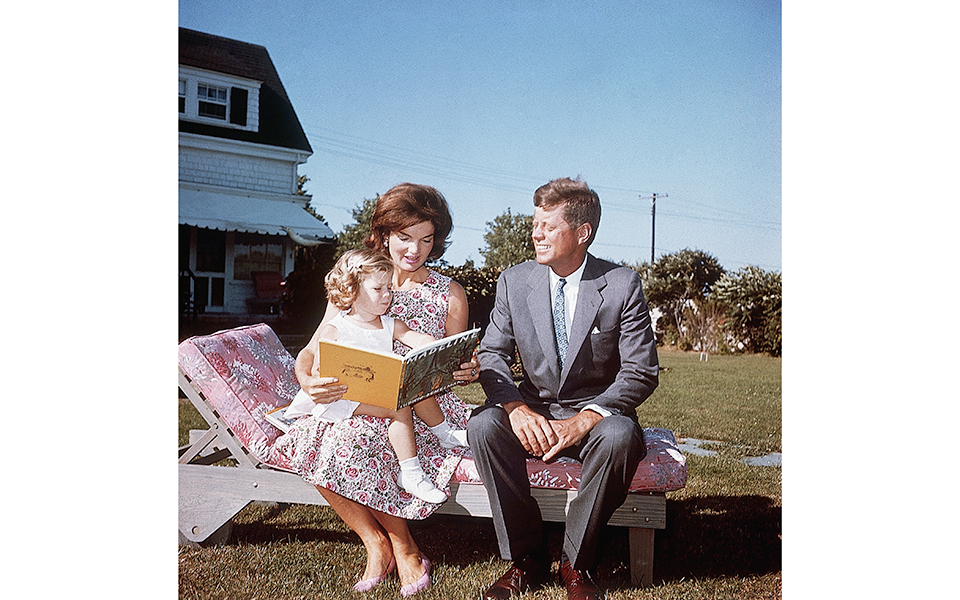 το-βιβλίο-της-caroline-kennedy-2191974