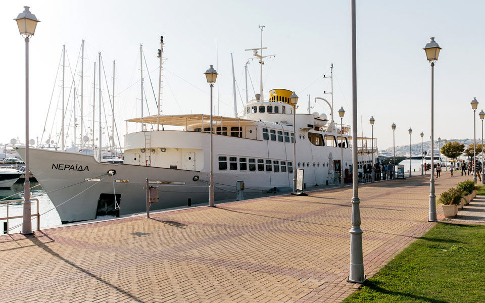 το-πλωτό-μουσείο-νεράιδα-ανοιχτό-για-τ-2191560