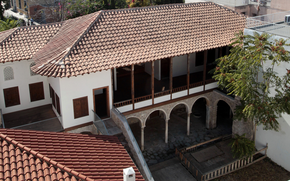 στις-αυλές-της-πλάκας-2189261