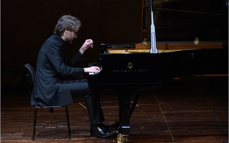 ποιητικός-ερμηνευτής-δεξιοτέχνης-πι-2188254